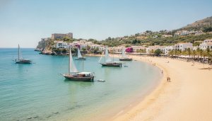 découvrez san carlos de la rápita, un charmant village entre plages immaculées et délices gastronomiques, idéalement situé aux portes du magnifique delta de l'èbre.