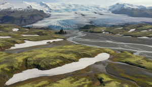 découvrez comment visiter l'islande en avril : informations sur la météo, comment observer les aurores boréales et conseils pratiques pour un voyage réussi.